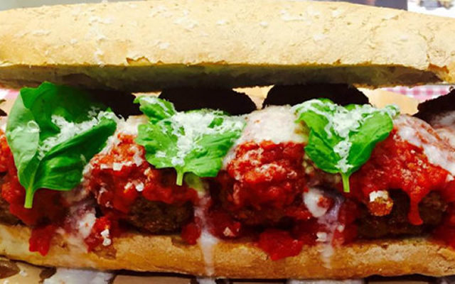 A Napoli il primo Burger Italy con soli prodotti partenopei