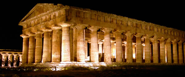 templi Paestum di notte  dal Tramonto all'Aba ai Templi di Paestum e a Minori