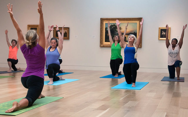 yoga nei musei