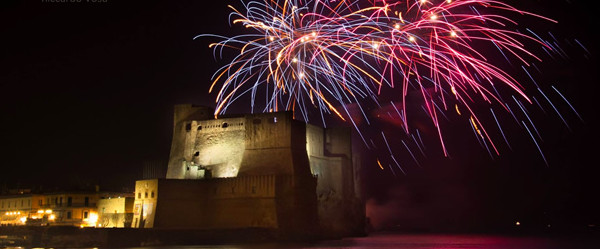 Fuochi d'Artificio a Castel dell'Ovo per la Festa della Liberazione