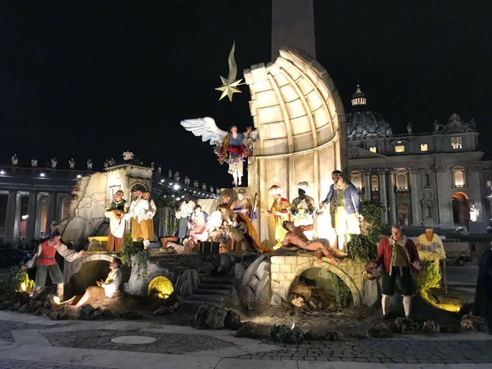 Buon Natale Napoletano.Un Grande Presepe Napoletano A Piazza San Pietro A Roma Napoli Da Vivere