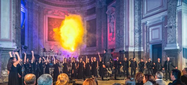 Il Coro del That's Napoli Live Show in scena nella Chiesa di San Potito