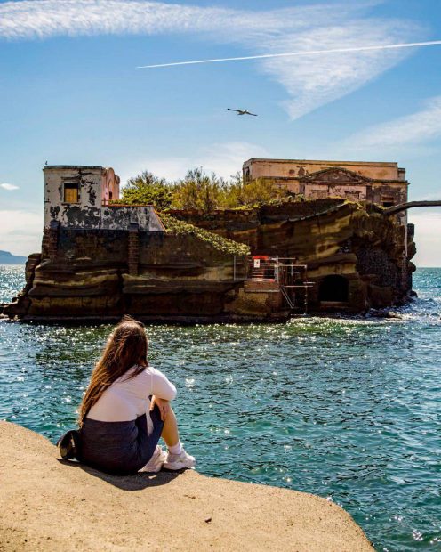 Le 8 Spiagge Piu Belle Di Napoli Scoprire Napoli Napoli Da Vivere