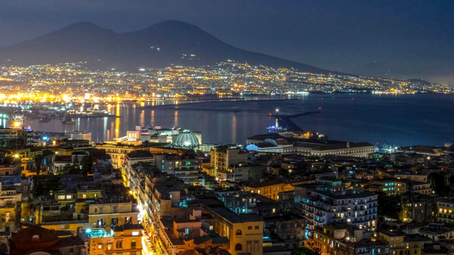 Panorama di Napoli di notte