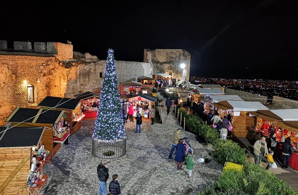 Immagini Natale Jpg.Natale Al Castello 2019 Mercatini Di Natale Nel Castello Medievale Di Lettere Napoli Da Vivere