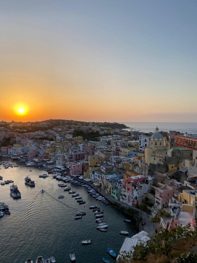 procida tramonto Napoli da Vivere