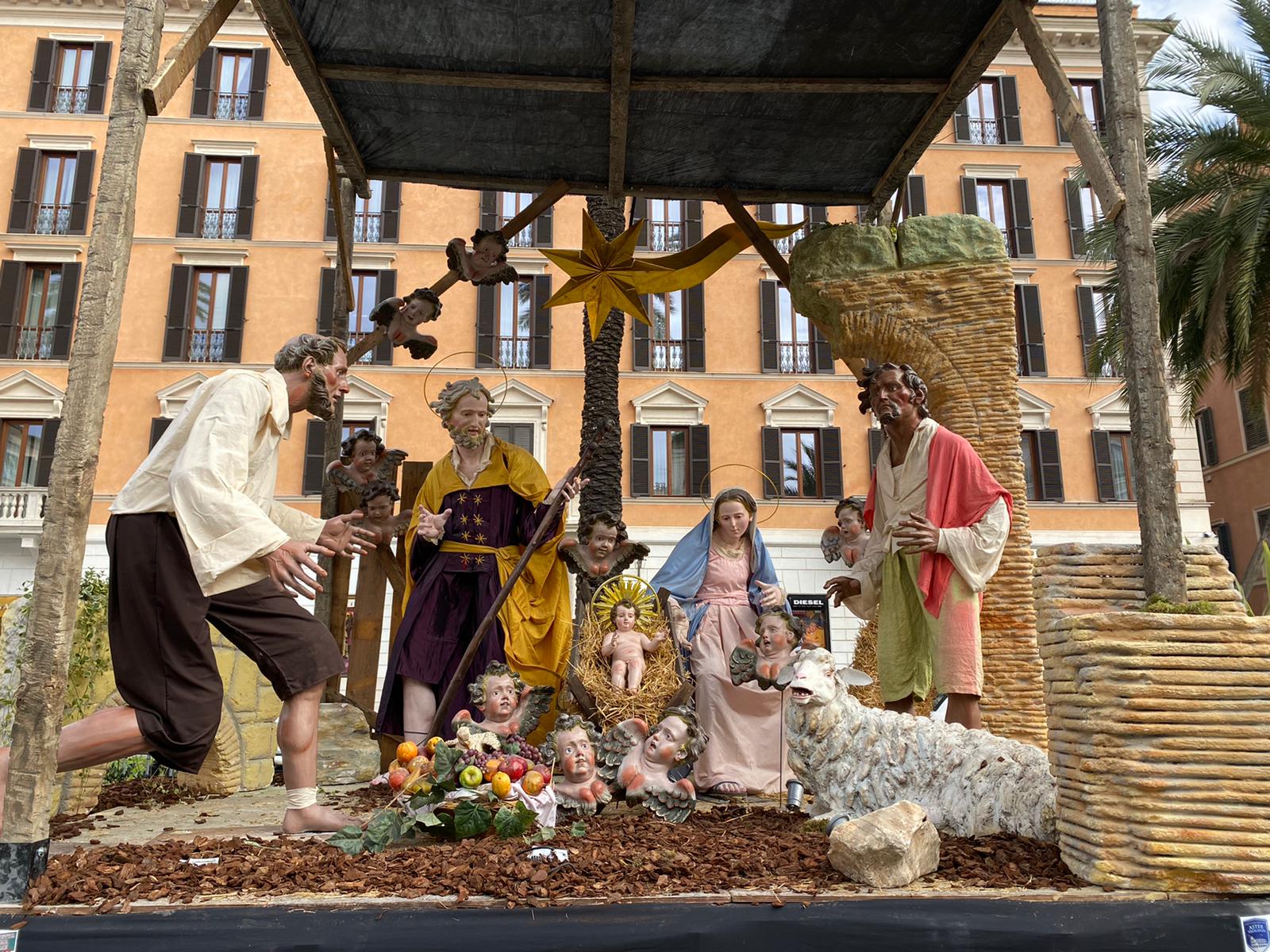 Un Grande Presepe Del 700 Napoletano Installato A Piazza Di Spagna A Roma Napoli Da Vivere