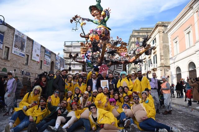 Ritorna il Carnevale di Saviano con le sfilate dei Carri Allegorici con  2000 figuranti | Napoli da Vivere