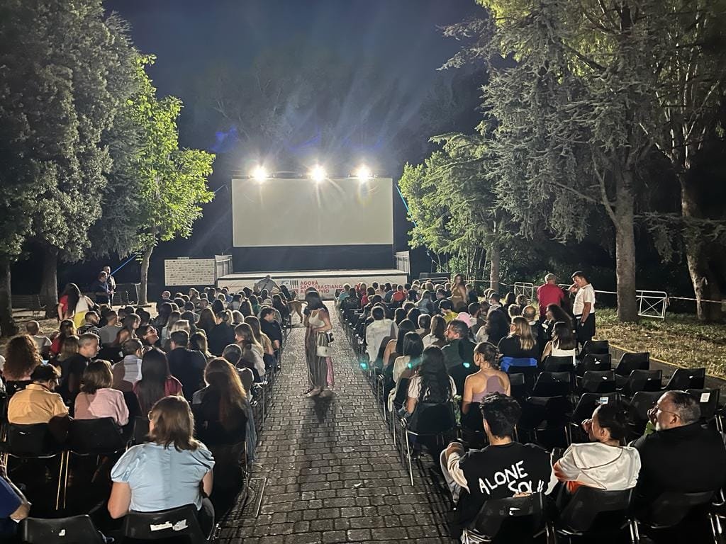 Agorà San Sebastiano al Vesuvio: film, spettacoli e concerti all'aperto nel  grande parco urbano | Napoli da Vivere