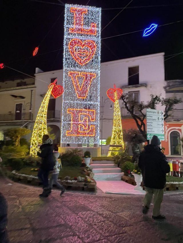 Facciamo festa store - A San Valentino mettici il CUORE!!! #sanvalentino  #sanvalentino2024 #sanvalentinoday #confettata #festamatrimonio  #festaprimacomunione #18esimo #festaprimocompleanno #festacompleanno  #festabattesimo #festamatrimonio #allestimento