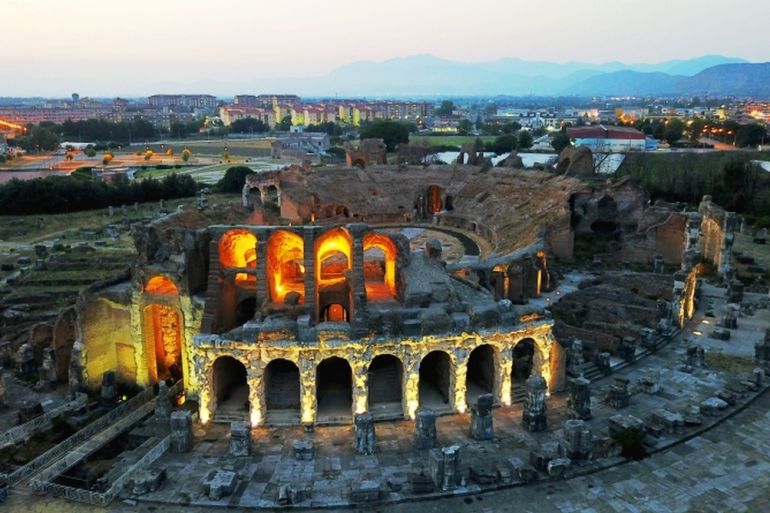 Arena Spartacus Festival 2020: musica, teatro, danza e cinema  all&#39;Anfiteatro Campano | Napoli da Vivere