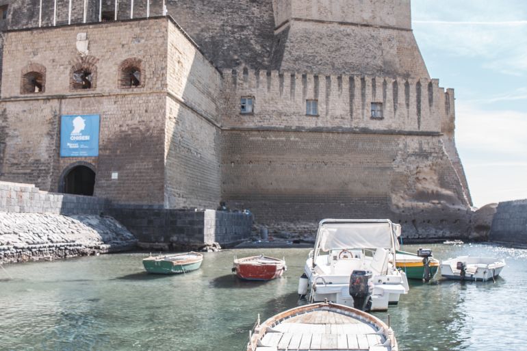 Castel-dellOvo-barca.jpg