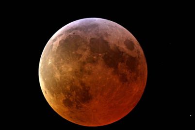 Eclissi-totale-di-Luna-a-Napoli-28-settembre-2015.jpg