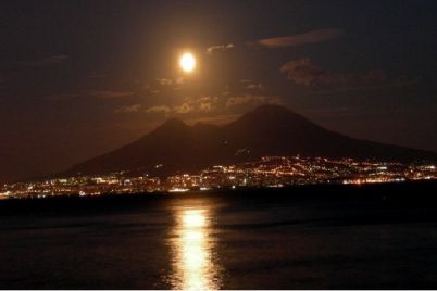 Il-Cielo-visto-dal-Vesuvio-sul-vulcano-nella-Notte-di-San-Lorenzo.jpg