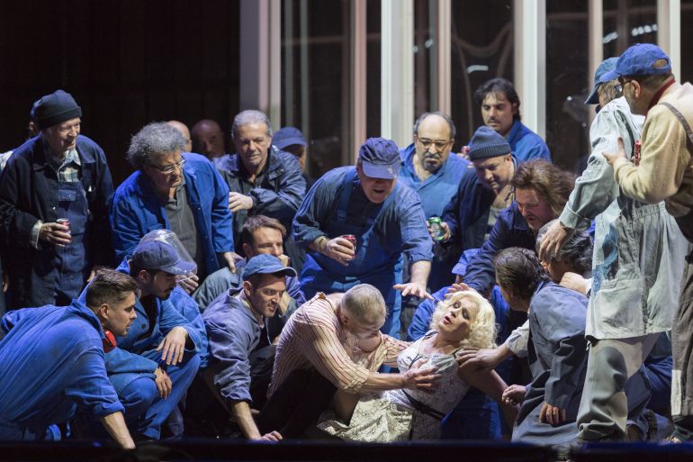 Lady-Macbeth-del-Distretto-di-Mtsensk-in-scena-al-Teatro-San-Carlo.jpg