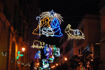Le-vie-delle-Luminarie-a-Napoli-Natale-2016.jpg