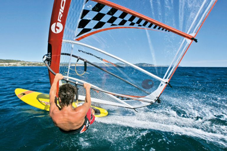 Lezioni-di-Windsurf-e-Kitesurf-nel-golfo-di-Napoli-2.jpg