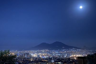 Napoli-notte-e1602105789521.jpg