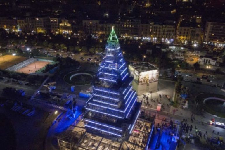 Natale-da-Record-a-Napoli-100.000-visitatori-per-NAlbero-e-Stampante-di-Cioccolato.jpg