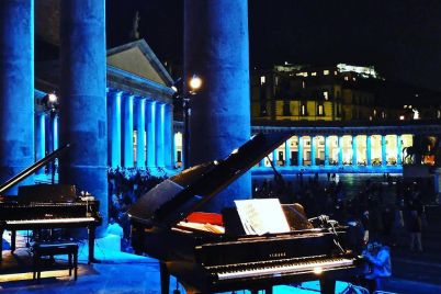 Piano-City-Napoli-2018-21-pianisti-in-Concerto-a-Piazza-Plebiscito.jpg
