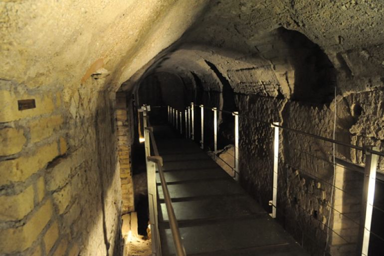 Visite-gratuite-al-percorso-sotterraneo-del-Rione-Terra-di-Pozzuoli.jpg