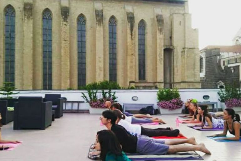 Yoga-in-terrazza-a-Santa-Chiara-a-Napoli.jpg