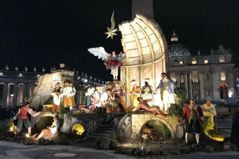 presepe-napoletano-in-piazza-san-pietro-al-Vaticano.jpg