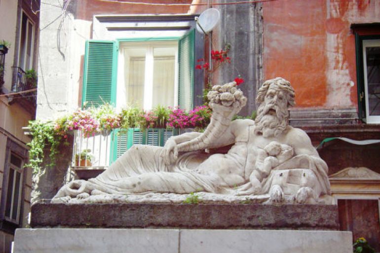 statua-del-nilo-al-centro-storico-di-napoli.jpg