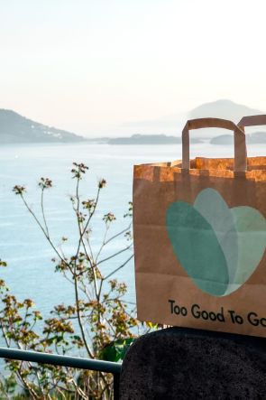Too Good To Go: anche a Napoli l’app contro gli sprechi alimentari che propone cibo invenduto a un terzo del prezzo