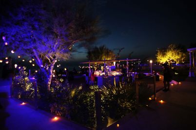 “Napucalisse”-spettacolo-al-tramonto-sulla-spiaggia-romana-del-Nabilah.jpg